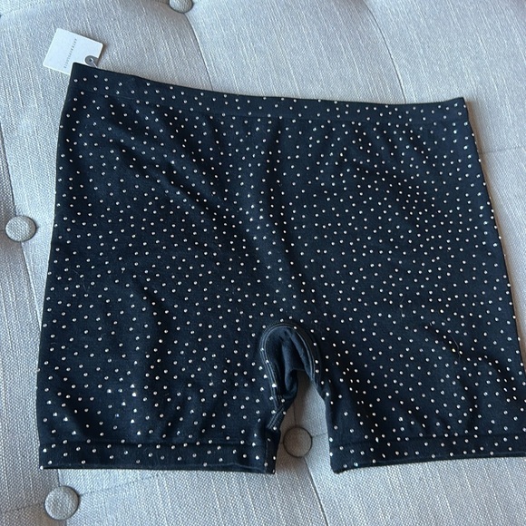 NWT Anthropologie Black Diamond Studded Mini Shorts Size S/M - Picture 4 of 8